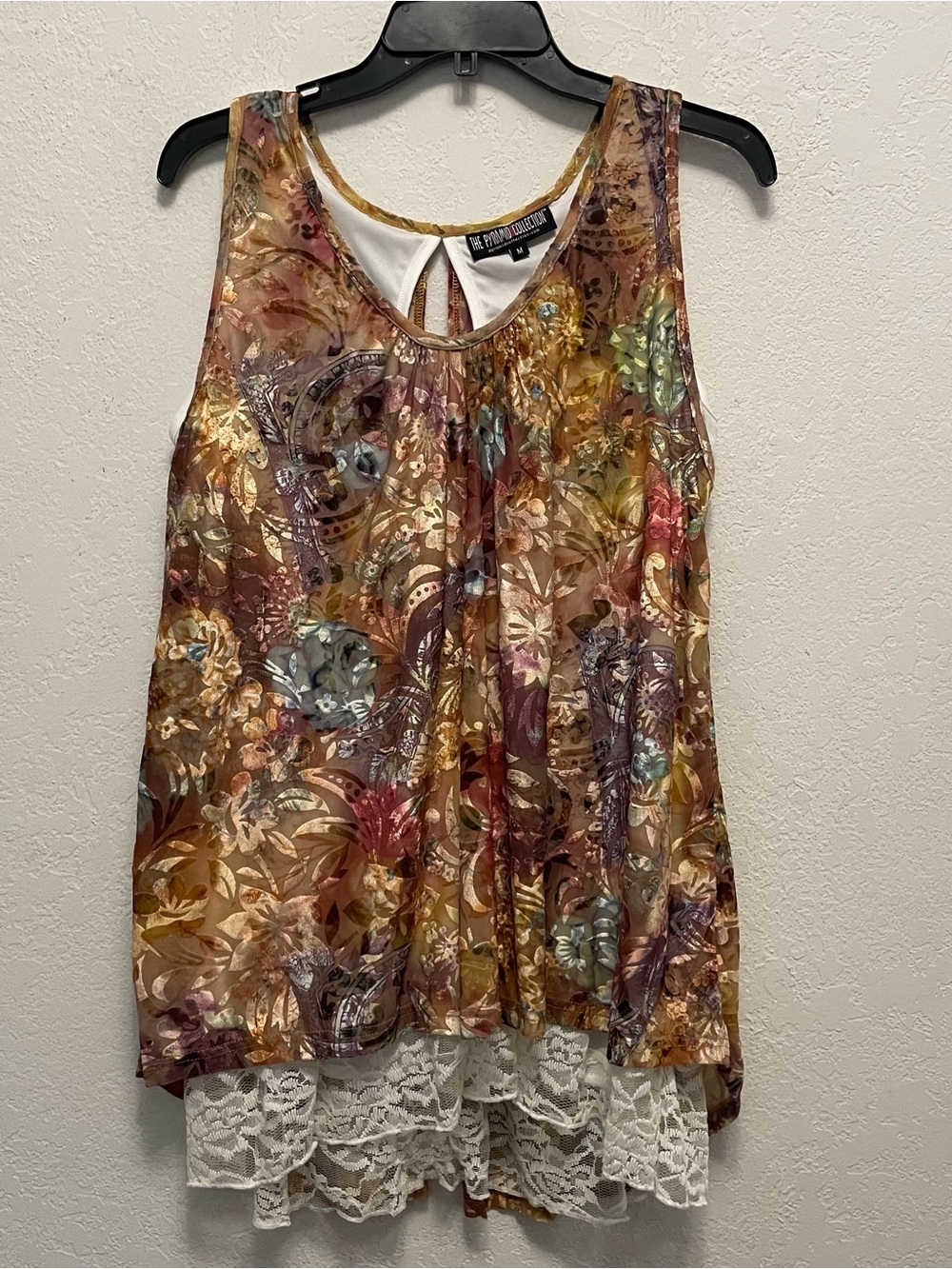 The Pyramid Collection Size M sleeveless Top whimsigoth romantic Lace Velvet
